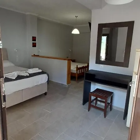 Tsanis Apartment Parga Exterior photo